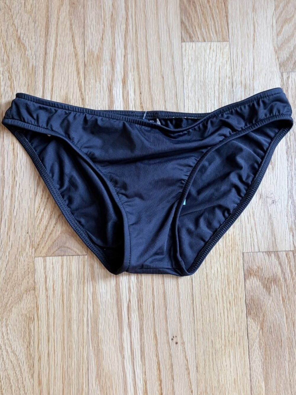 Island Soul Black Low-Rise Bikini Bottoms Small NWT